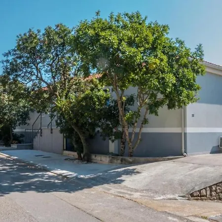 With A Parking Space - 16360